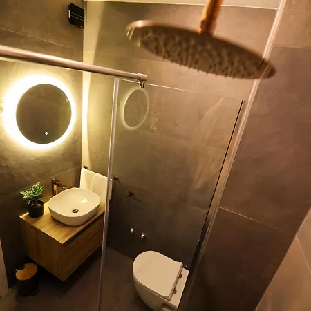 Skara Apartman *