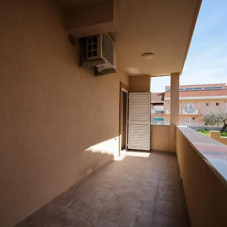 Skara Apartman Bibinje