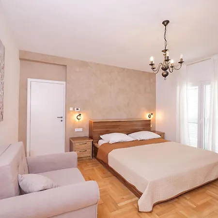 Skara Apartamento *