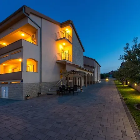 Apartment Skara Bibinje