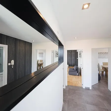 Skara Apartamento *